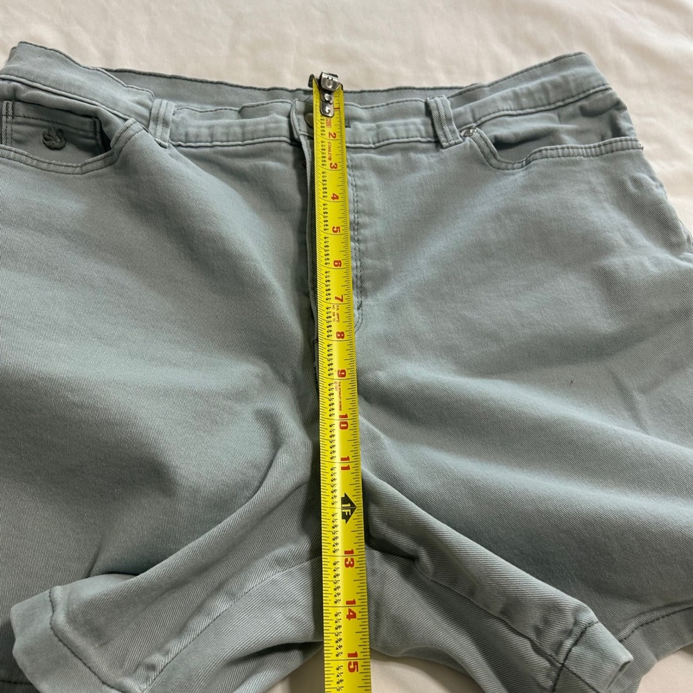 Gloria Vanderbilt Amanda Sage Green Stretch Twill Shorts Womens 18 High Rise 6in - Picture 13 of 13